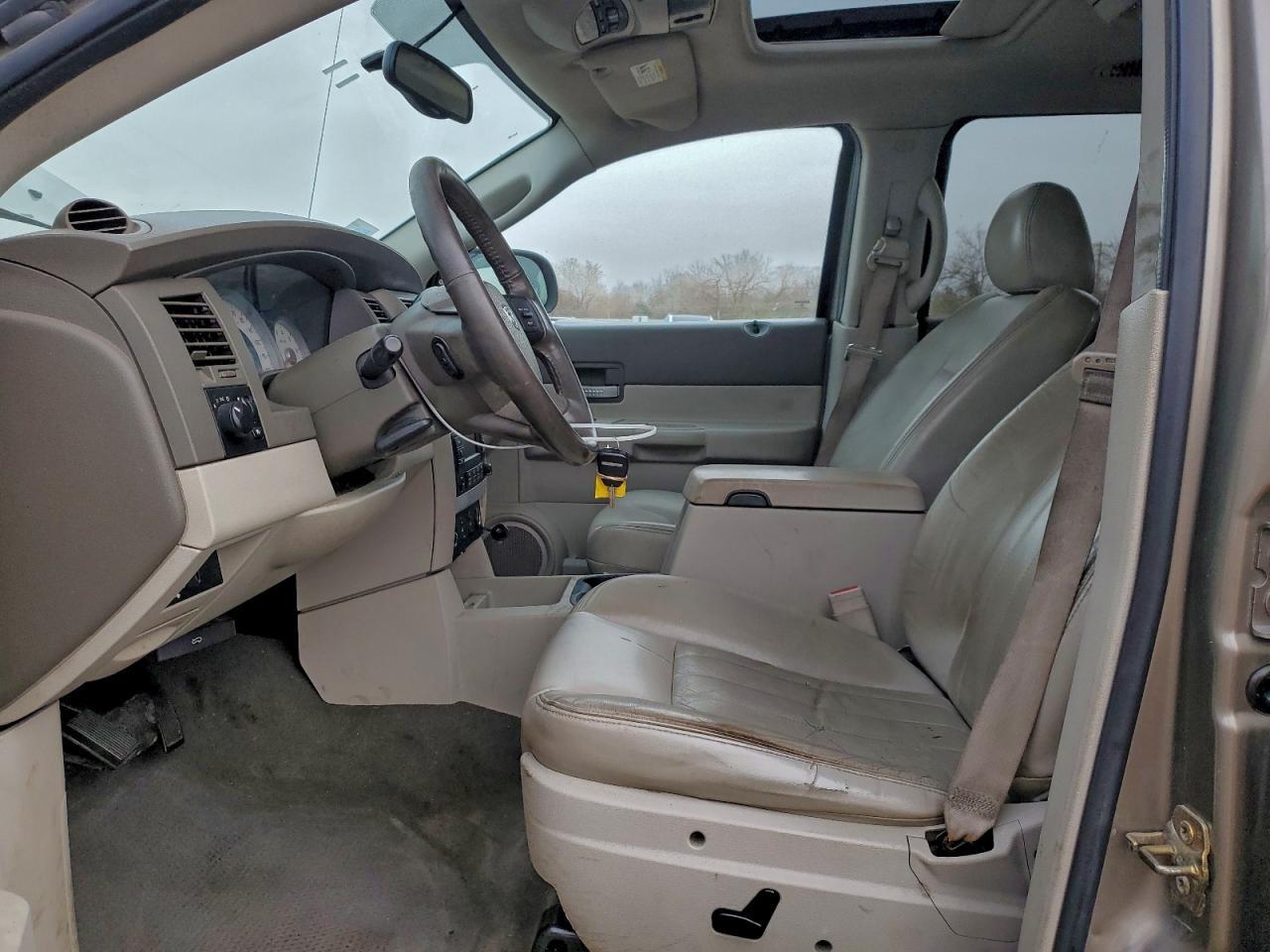 2004 Dodge Durango Limited - Image 7