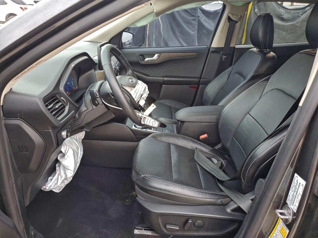 2020 Ford Escape Titanium - Image 7