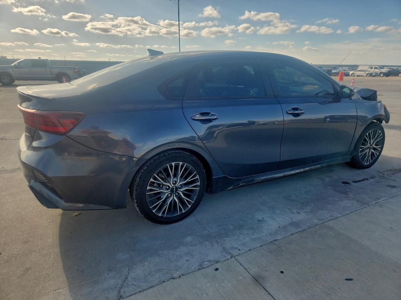 2023 Kia Forte Gt Line - Фото 3