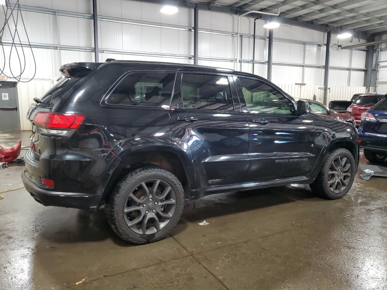 2020 Jeep Grand Cherokee Overland - Image 3