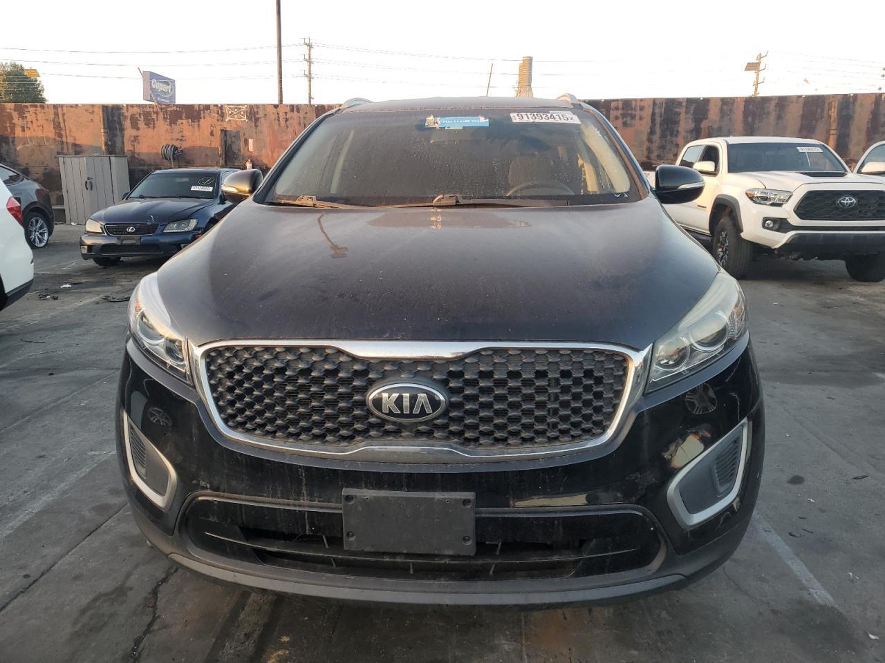 2017 Kia Sorento Lx - Image 5