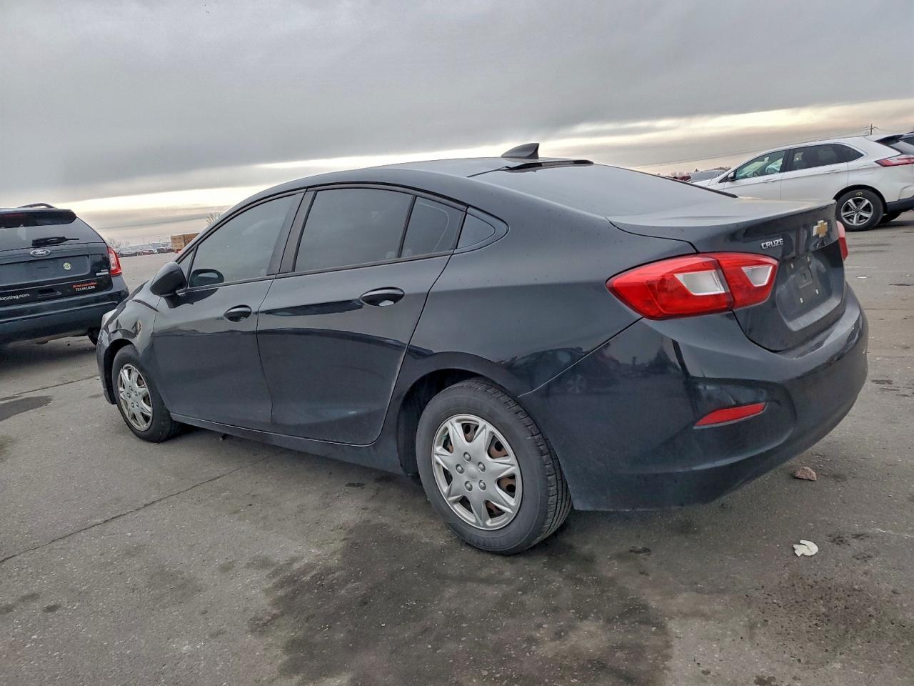 2018 Chevrolet Cruze Ls - Фото 2