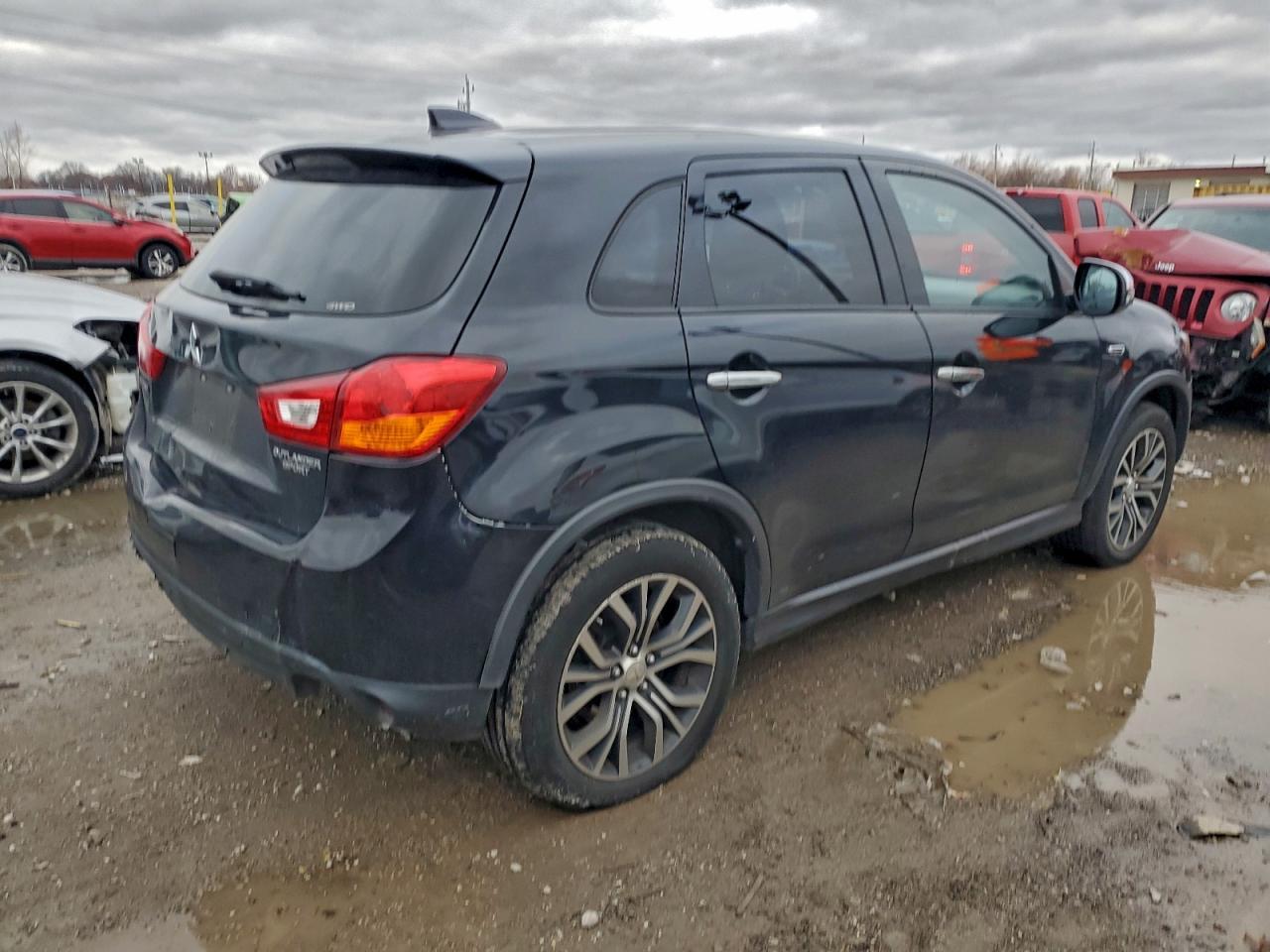 2017 Mitsubishi Outlander Sport Es - Image 3