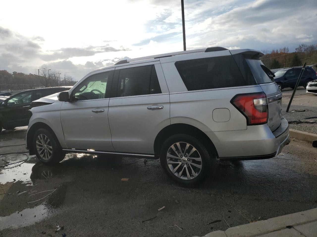 2018 Ford Expedition Limited - Фото 2