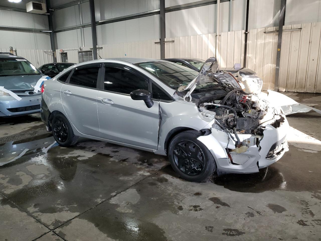 2011 Ford Fiesta S - Фото 4