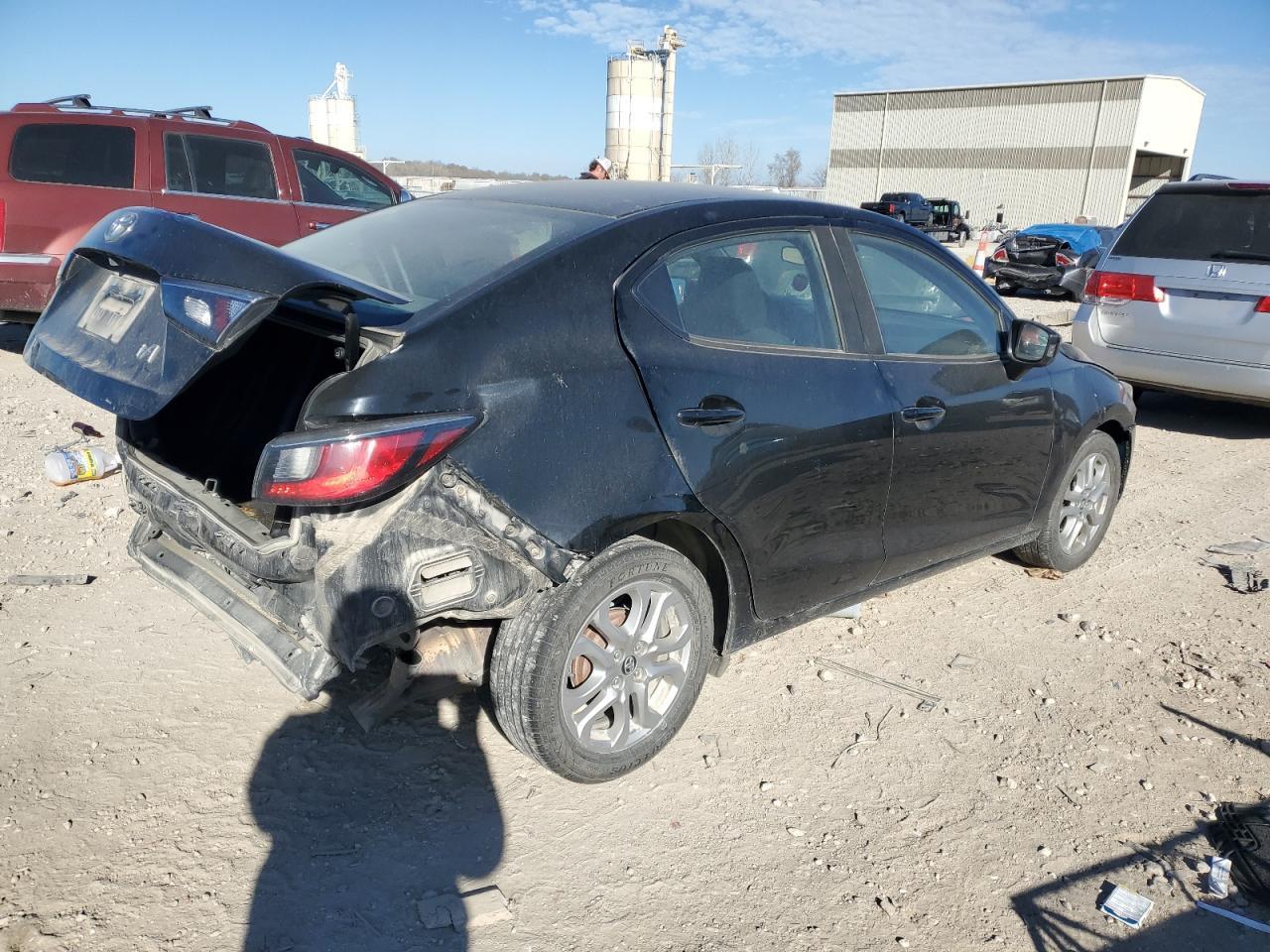 2018 Toyota Yaris Ia - Фото 3