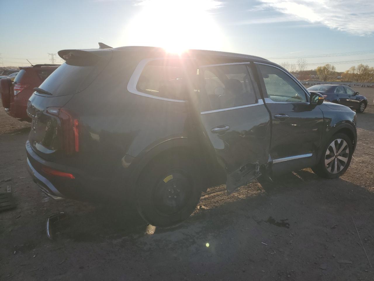 2022 Kia Telluride S - Фото 3