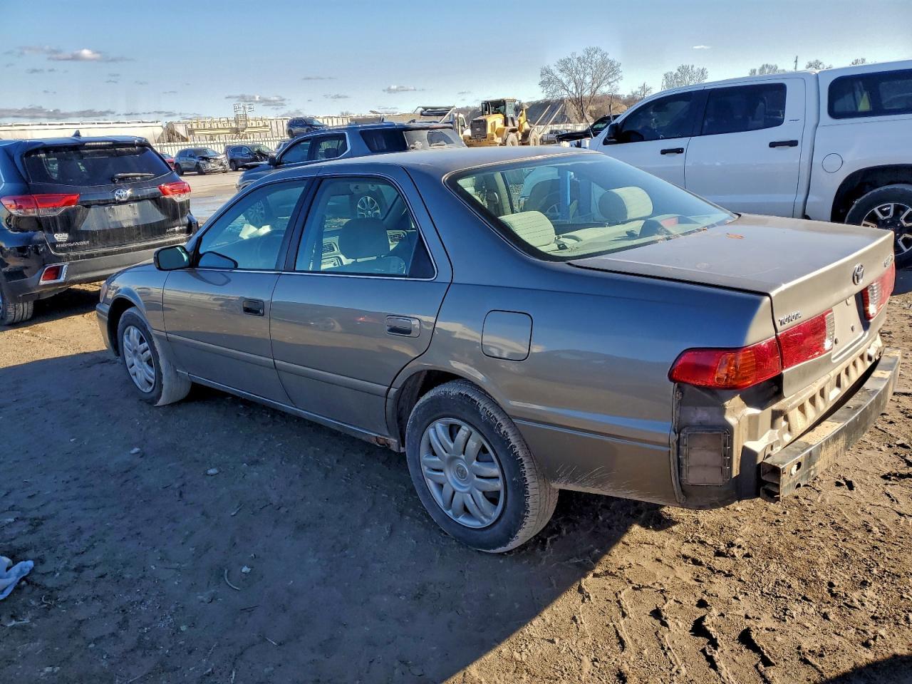 2001 Toyota Camry Ce - Image 2