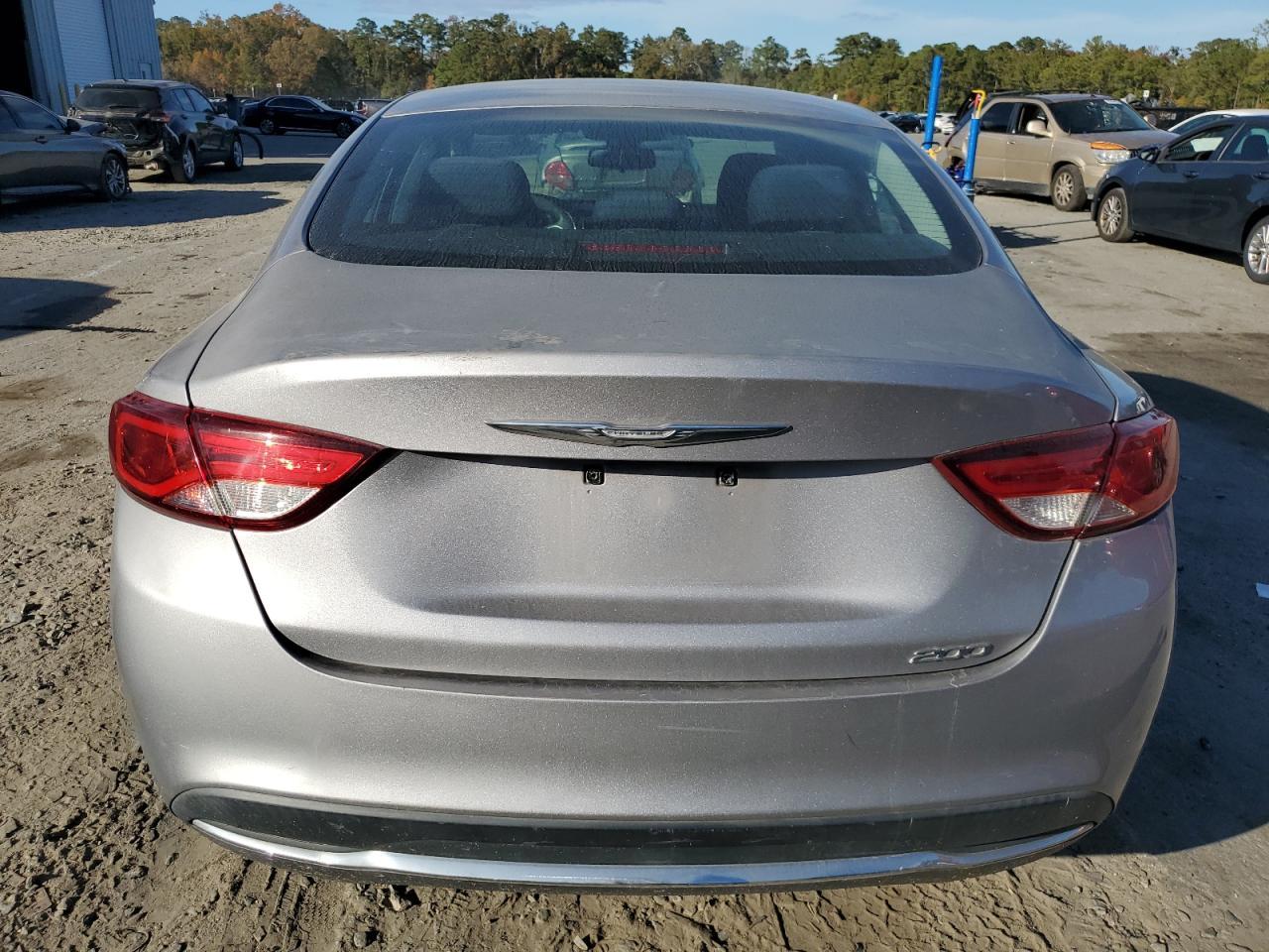 2015 Chrysler 200 Limited - Фото 6