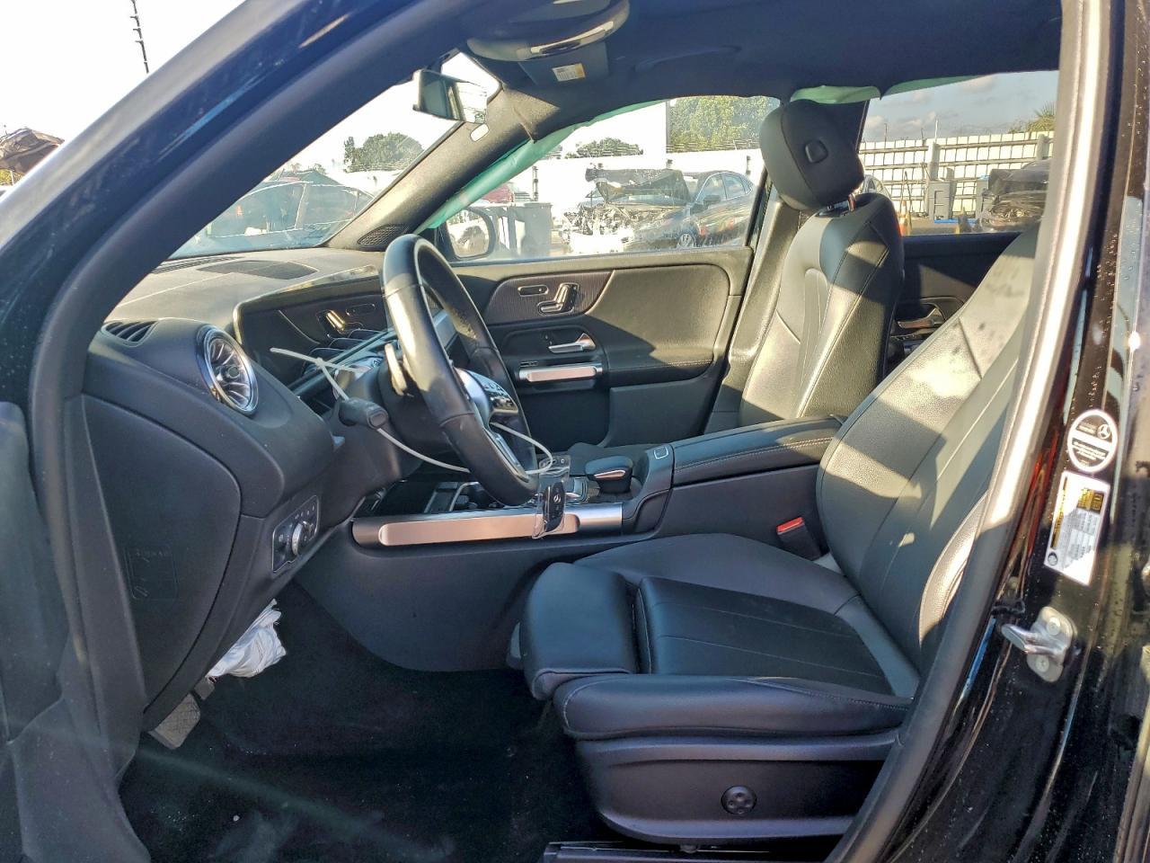 2023 Mercedes-Benz Glb 250 - Image 7