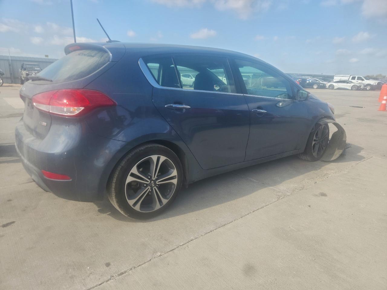 2016 Kia Forte Ex - Image 3