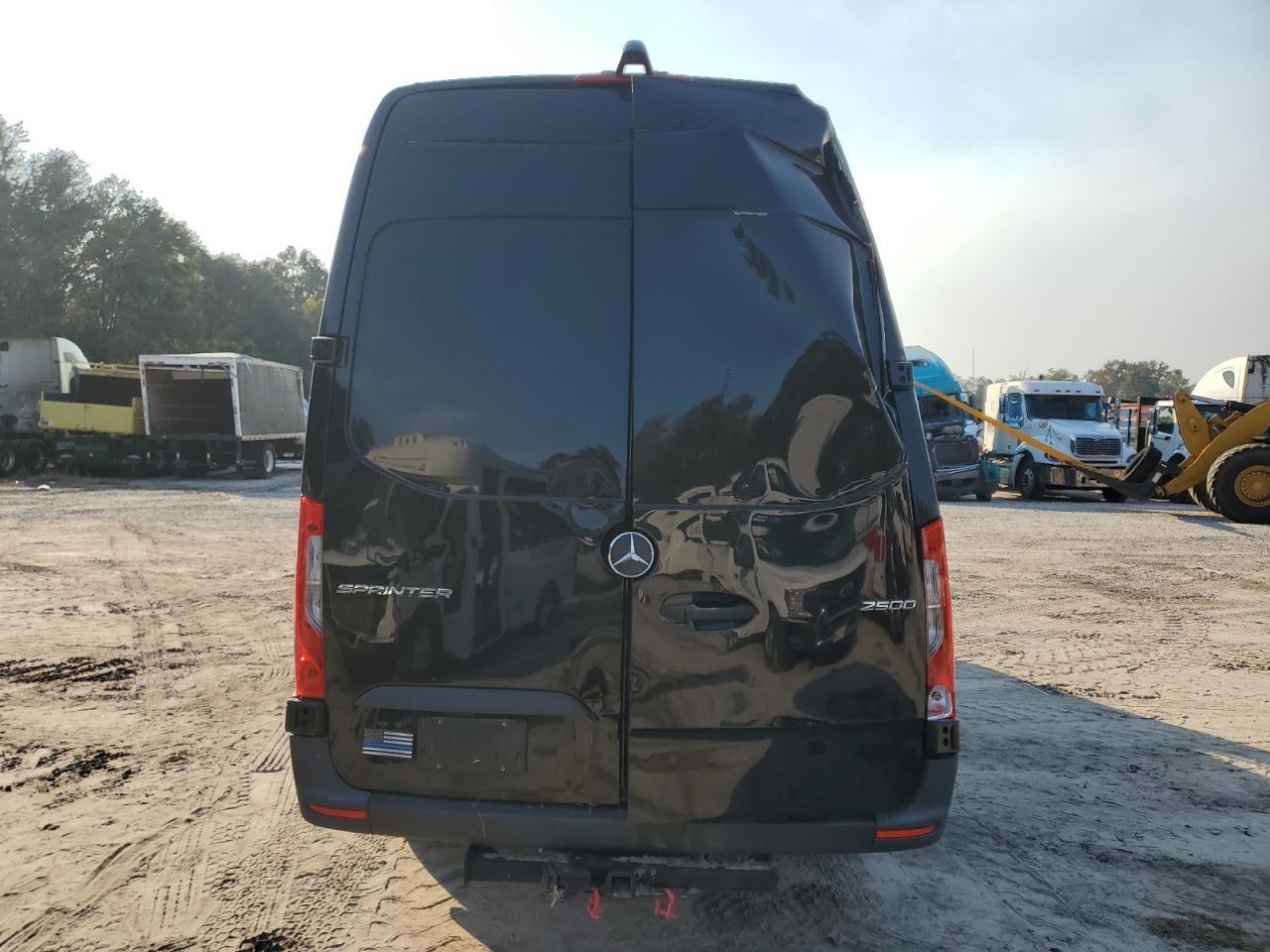 2023 Mercedes-Benz Sprinter 2500 - Image 6