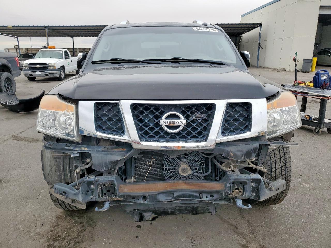 2015 Nissan Armada Sv - Image 5