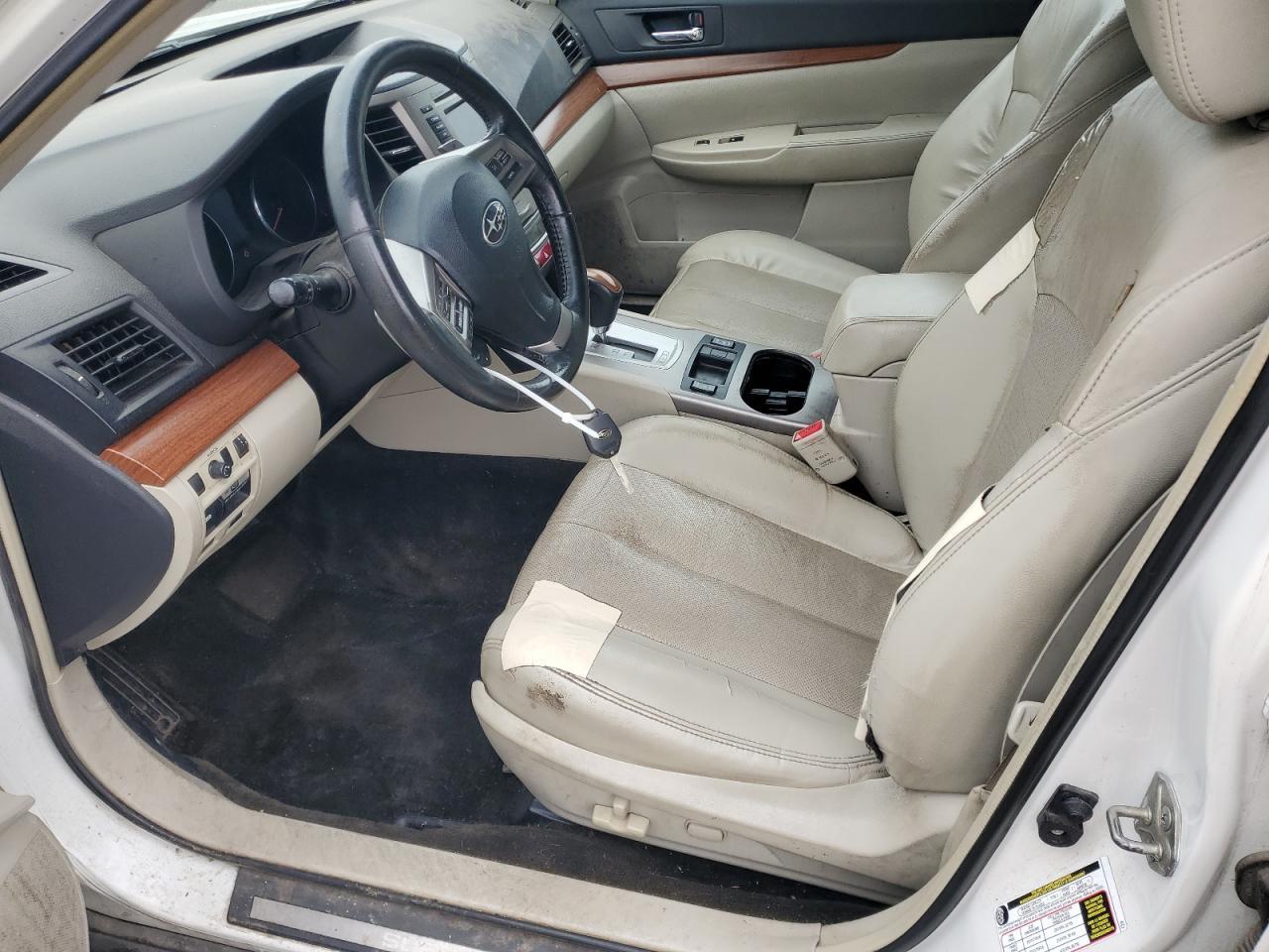 2013 Subaru Outback 2.5I Limited - Image 7
