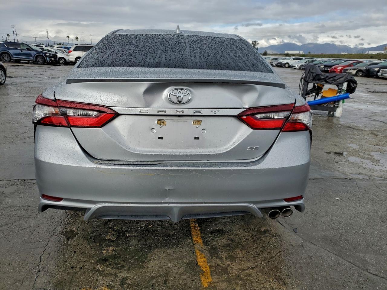 2022 Toyota Camry Se - Image 6