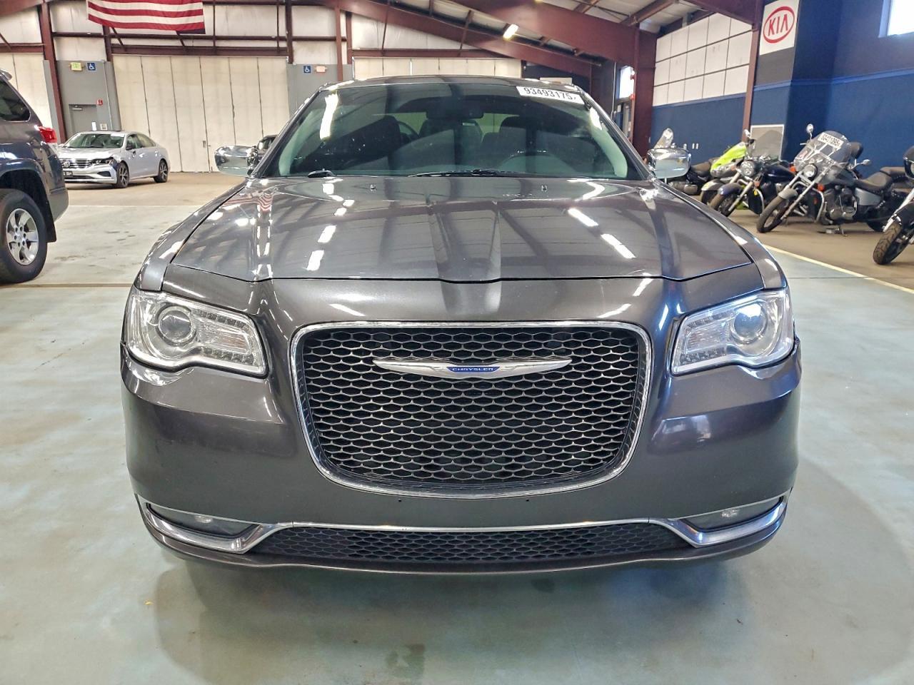 2019 Chrysler 300 Limited - Image 5