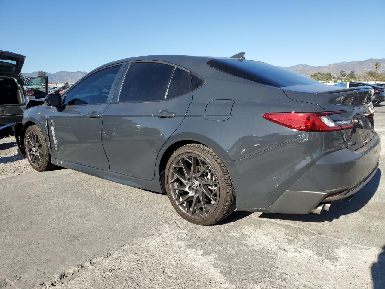 2025 Toyota Camry Xse - Фото 2