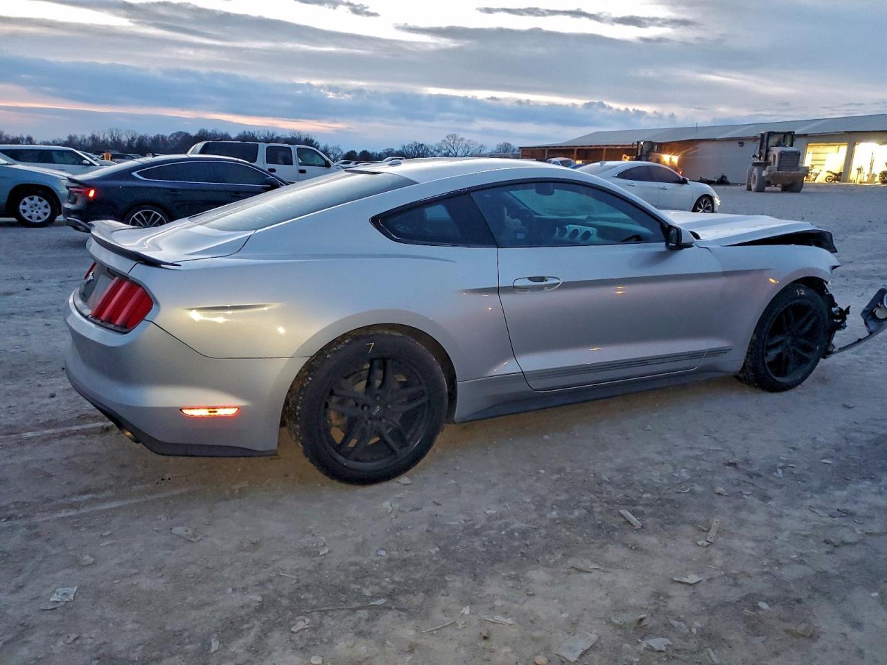 2016 Ford Mustang - Image 3