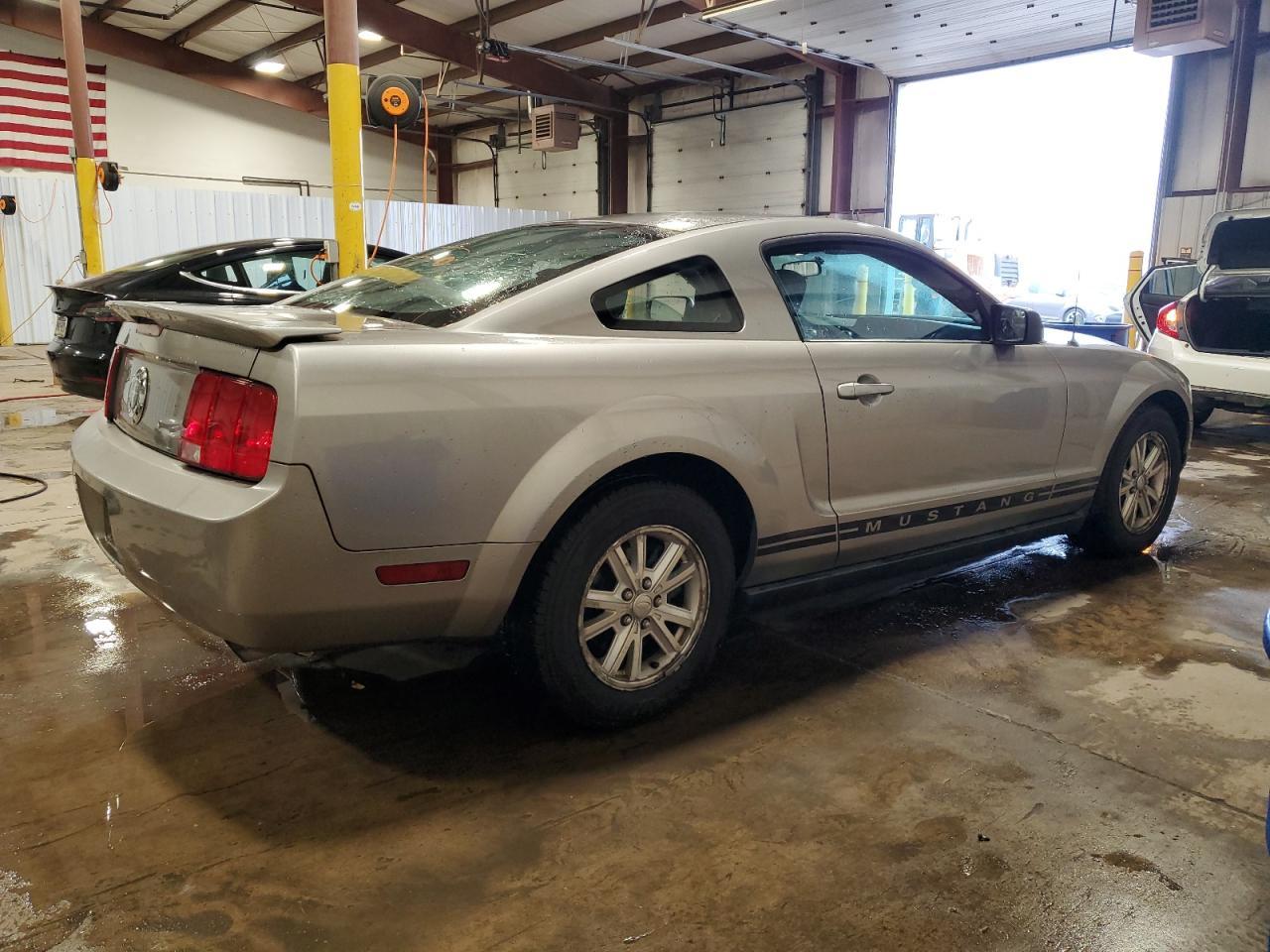 2008 Ford Mustang - Фото 3