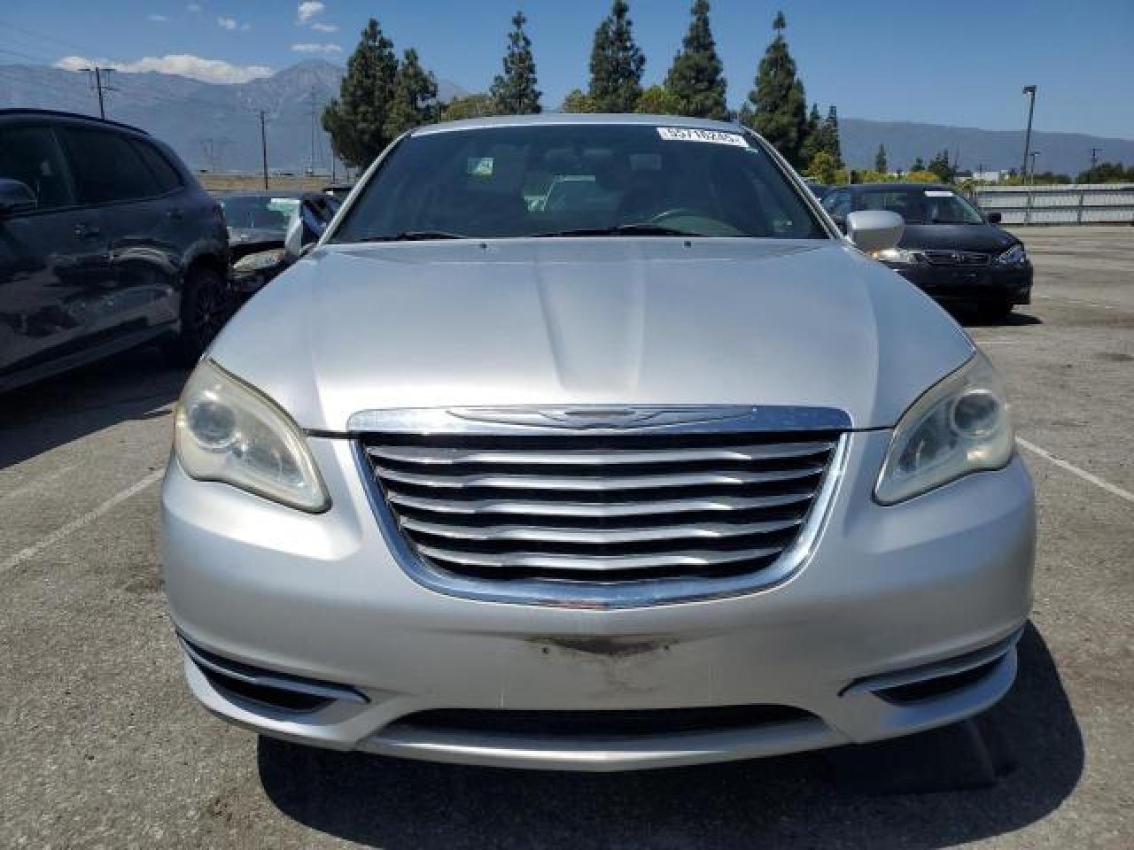 2011 Chrysler 200 Touring - Фото 5