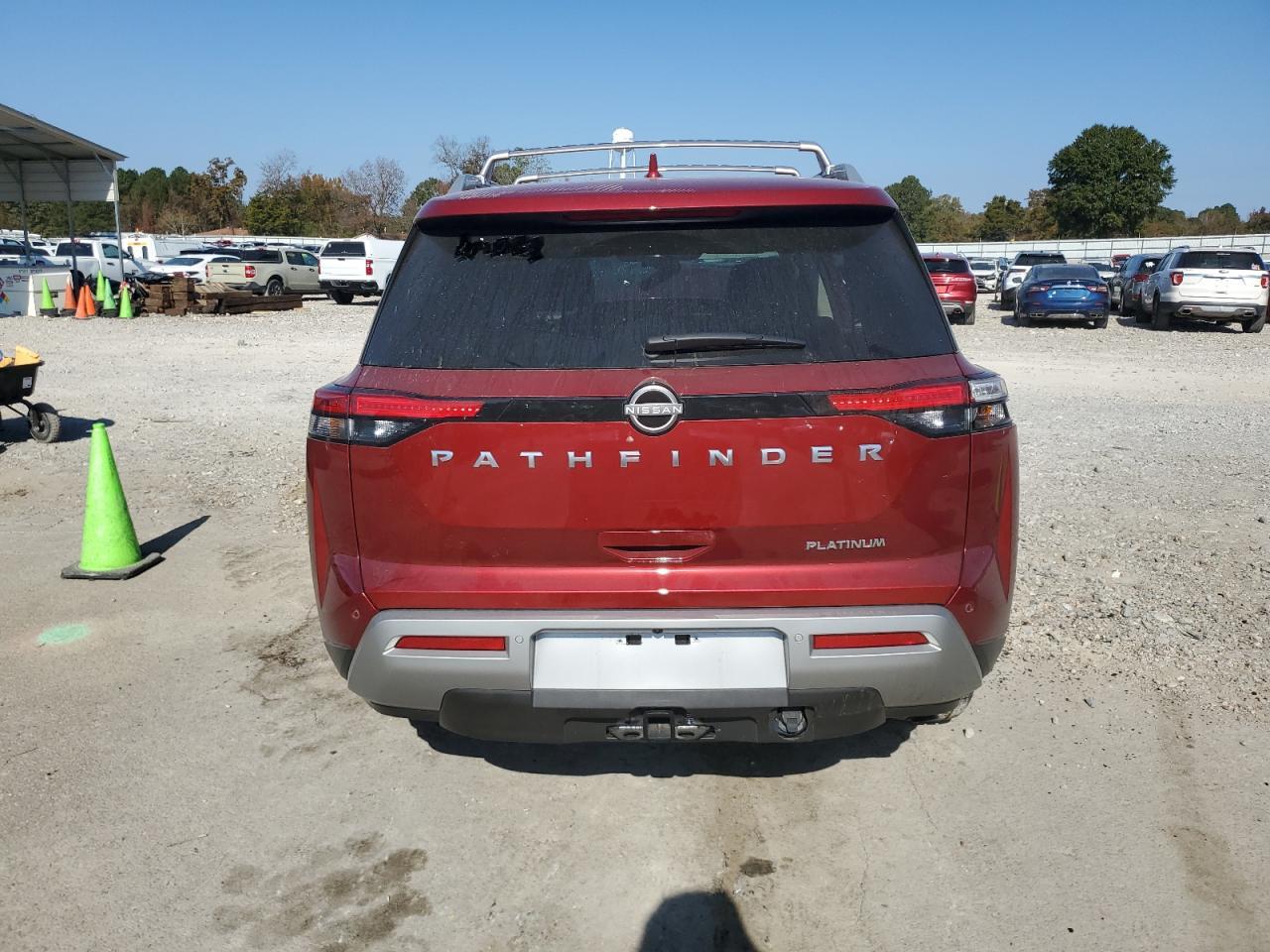 2025 Nissan Pathfinder Platinum - Image 6
