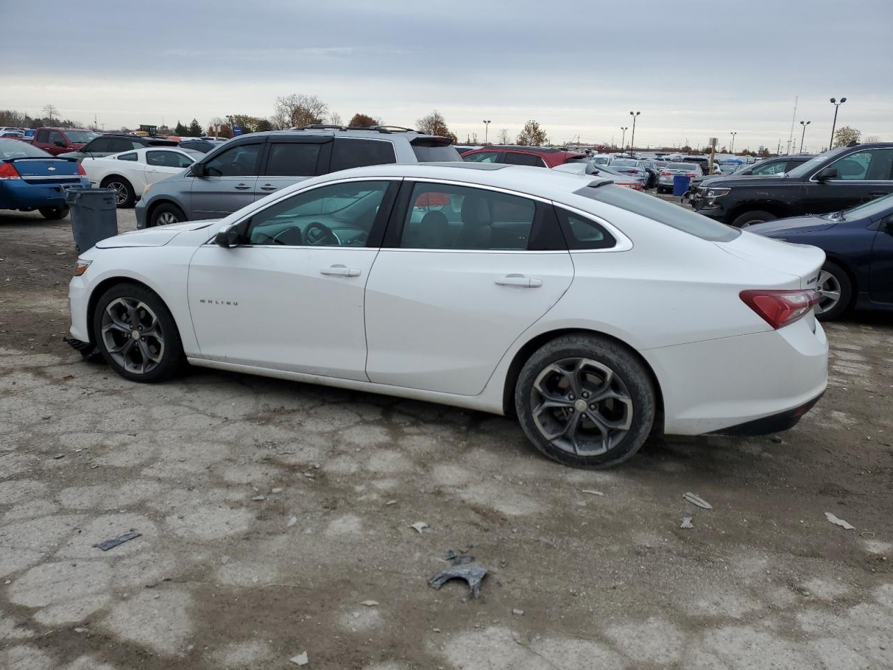 2020 Chevrolet Malibu Lt - Фото 2