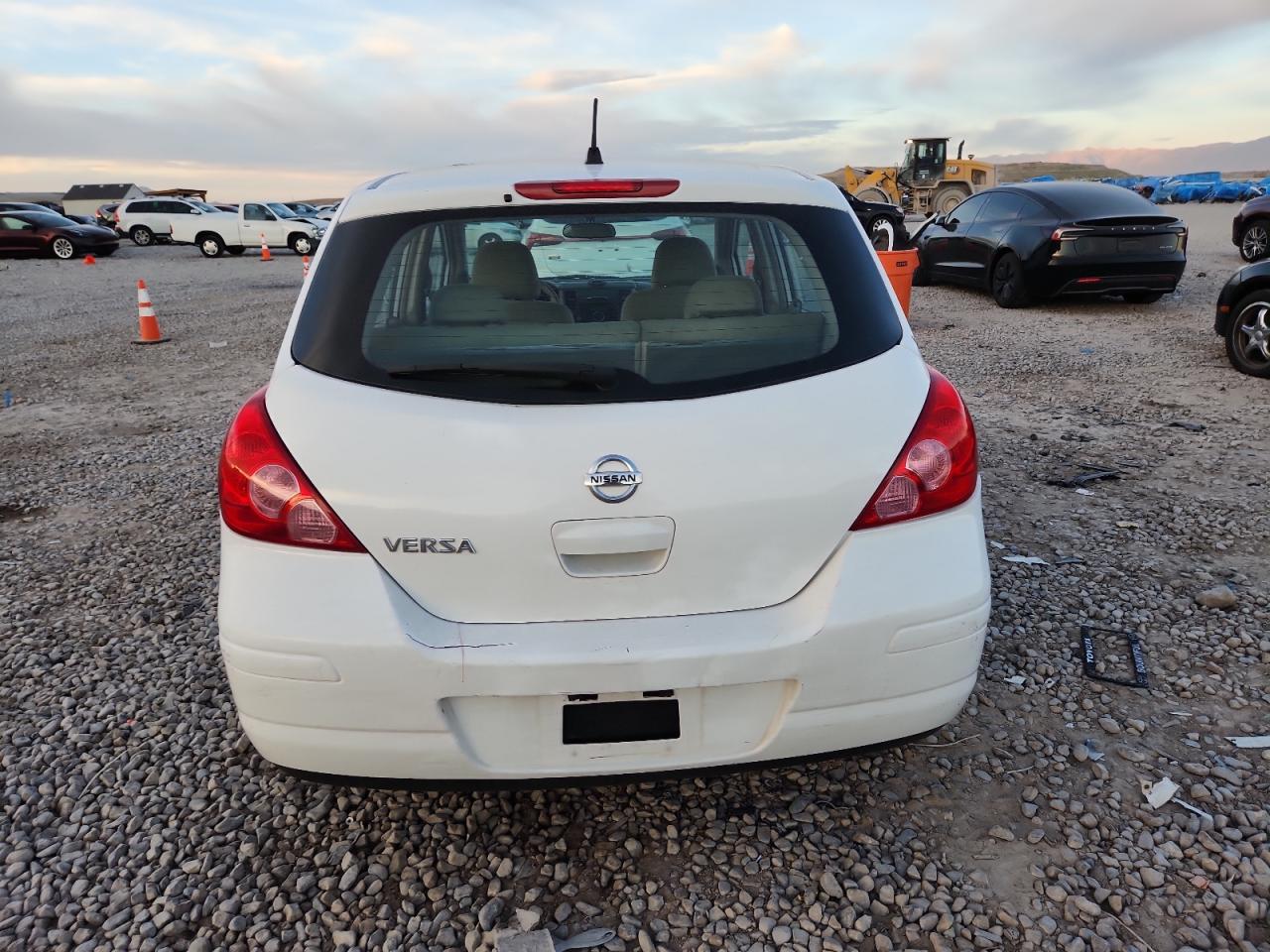 2009 Nissan Versa S - Фото 6