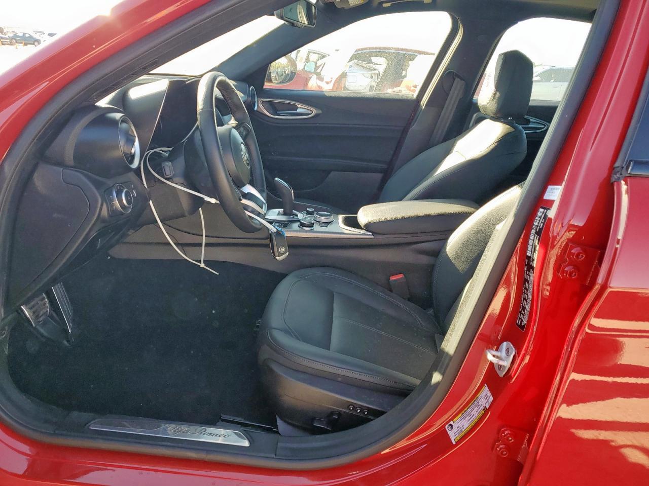 2024 Alfa Romeo Giulia Ti - Image 7