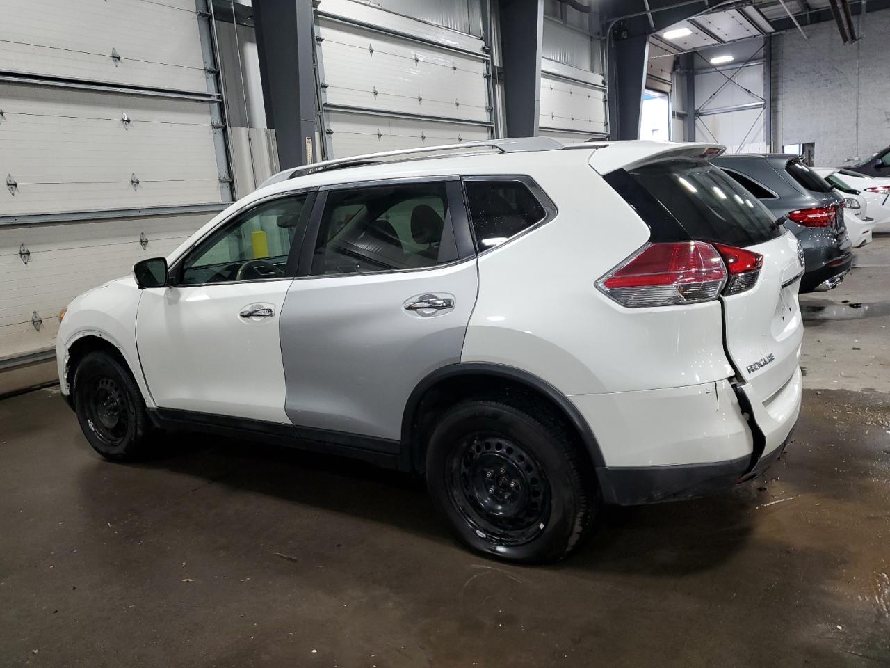 2015 Nissan Rogue S - Фото 2