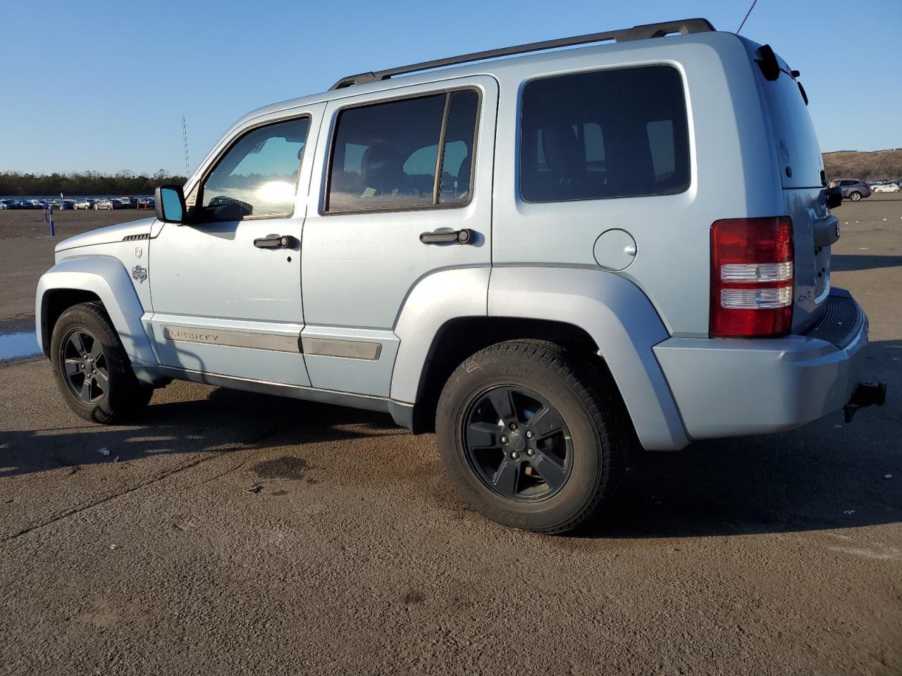 2012 Jeep Liberty - Фото 2