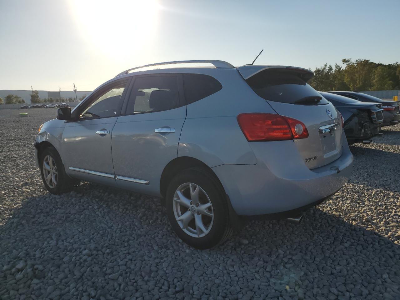 2011 Niss Rogue S - Фото 3