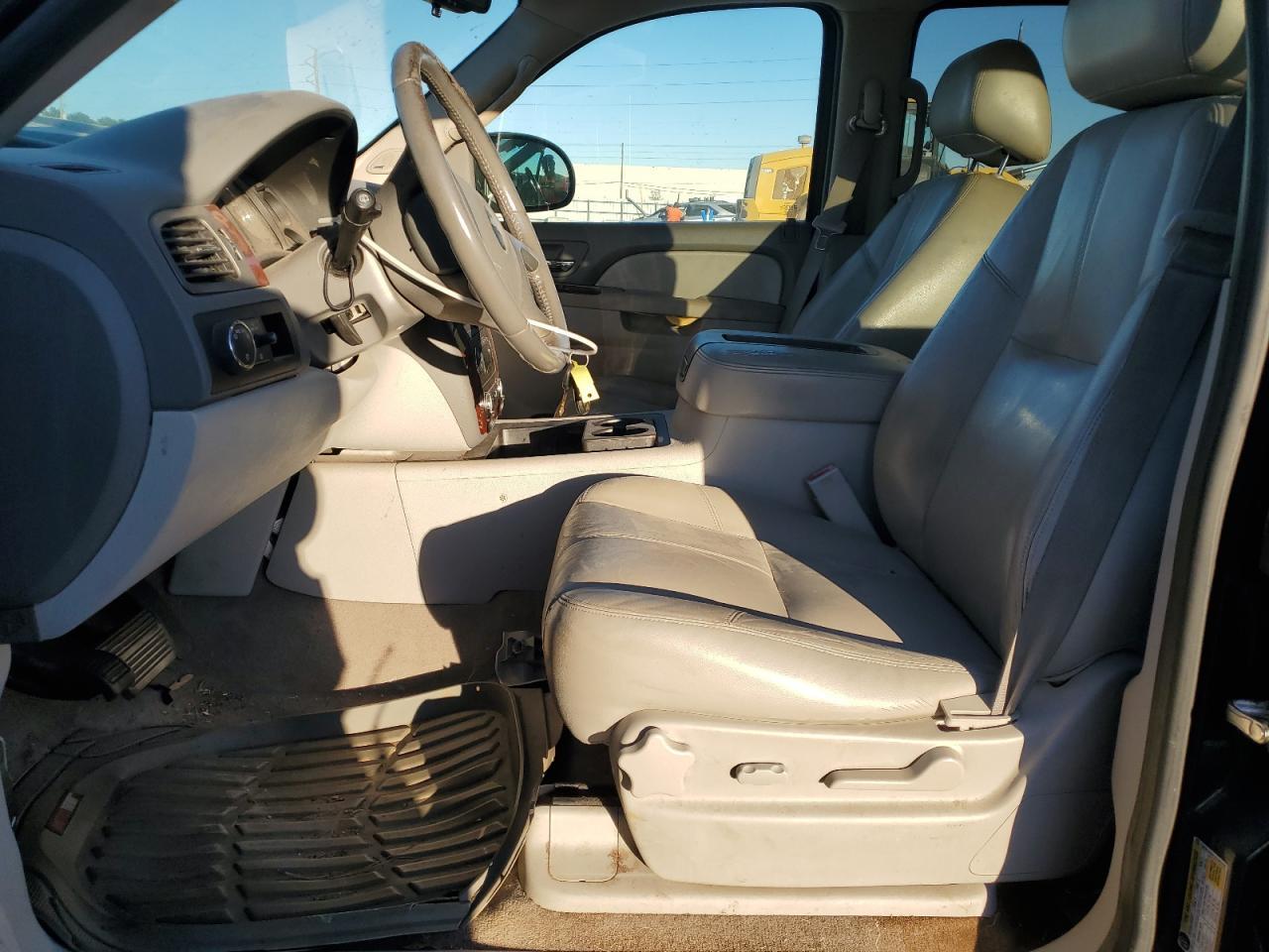 2013 Chevrolet Suburban C1500 Lt - Image 7