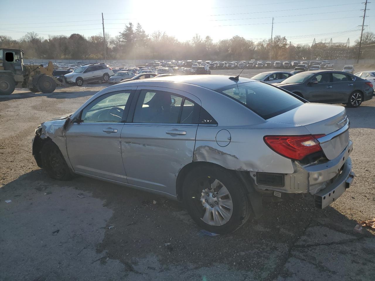 2012 Chrysler 200 Lx - Фото 2
