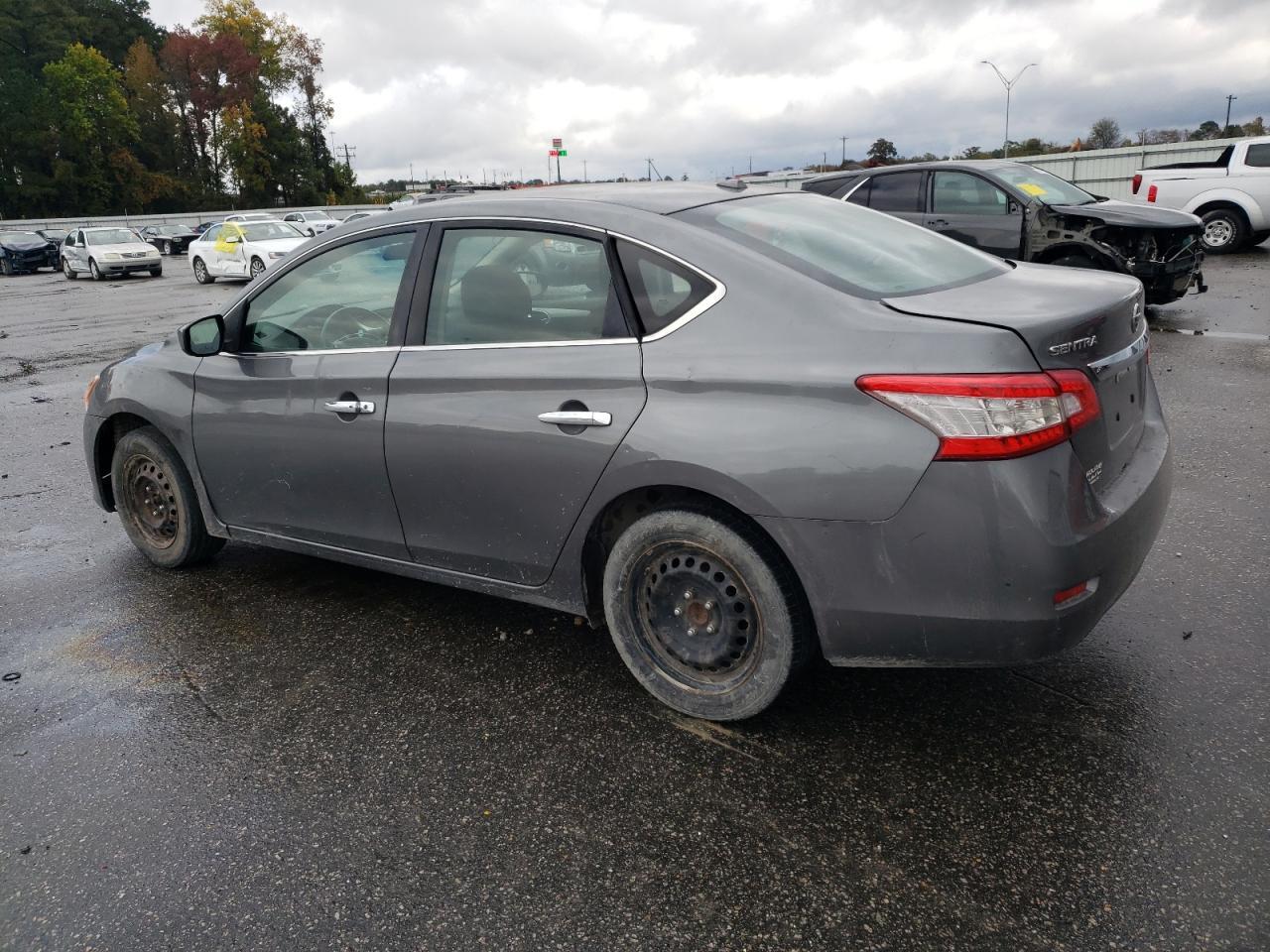 2015 Nissan Sentra S - Фото 2
