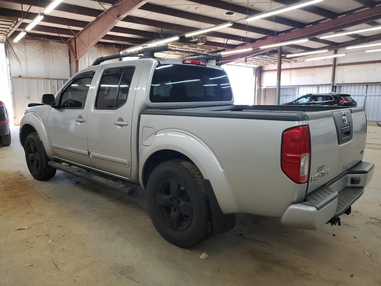 2005 Nissan Frontier Crew Cab Le - Фото 2