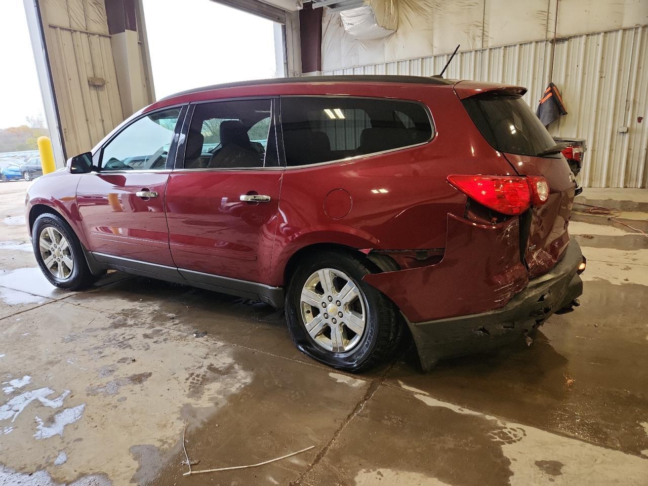 2010 Chevrolet Traverse Lt - Image 2