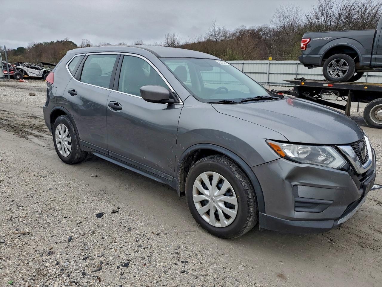 2018 Nissan Rogue S - Image 4