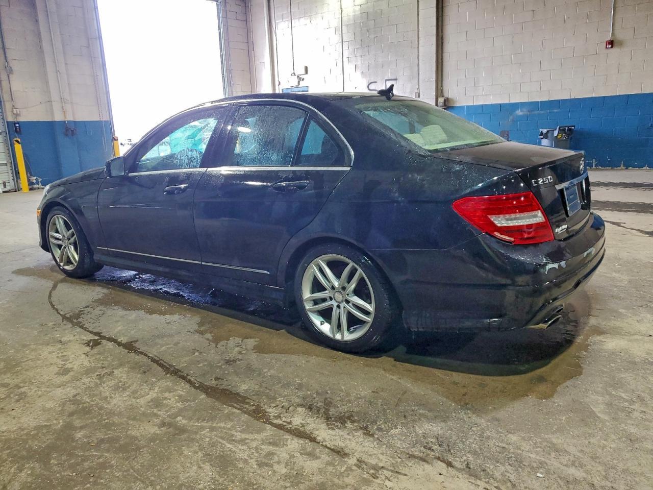 2014 Mercedes-Benz C 250 - Фото 2
