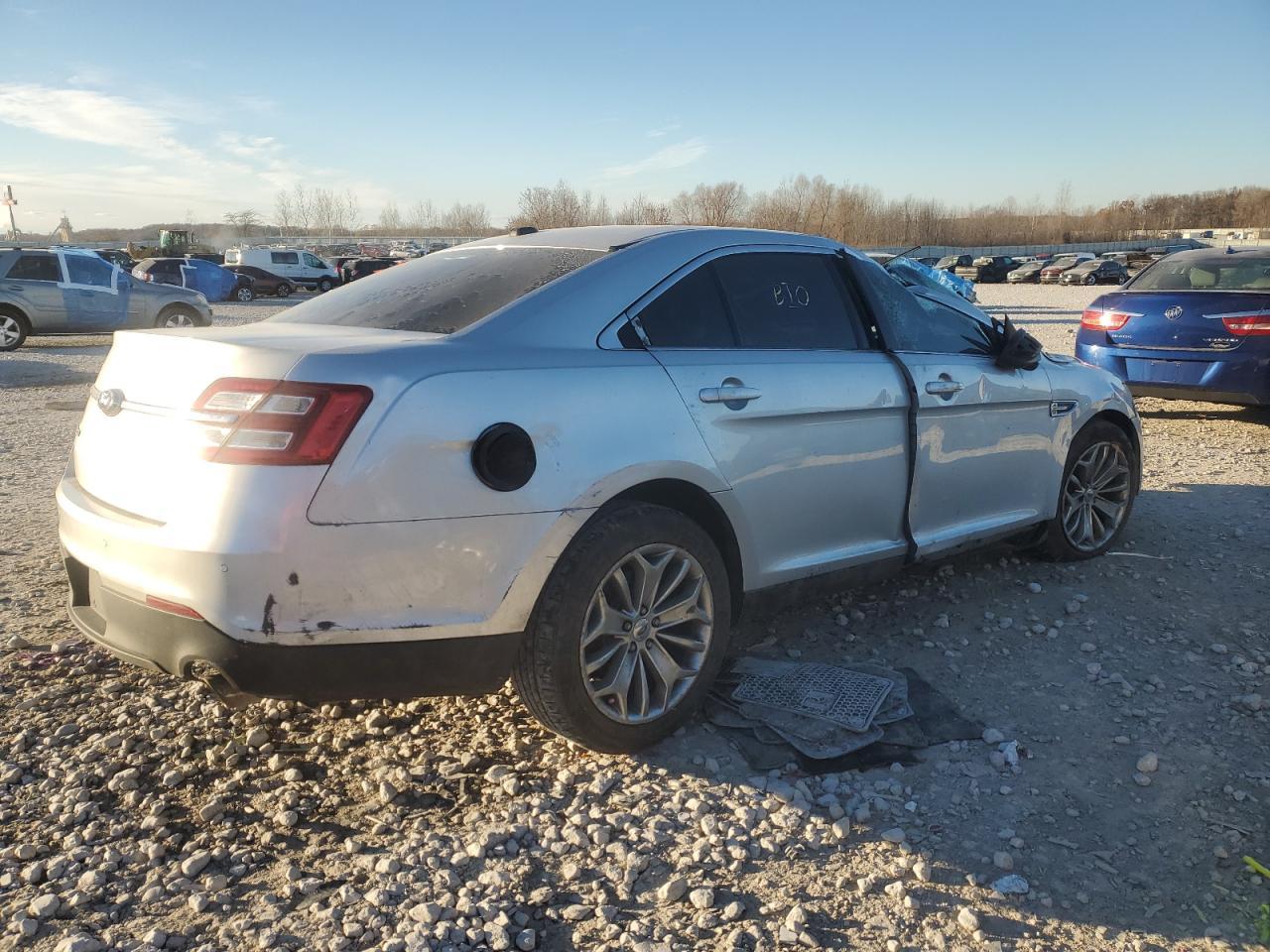 2013 Ford Taurus - Фото 3