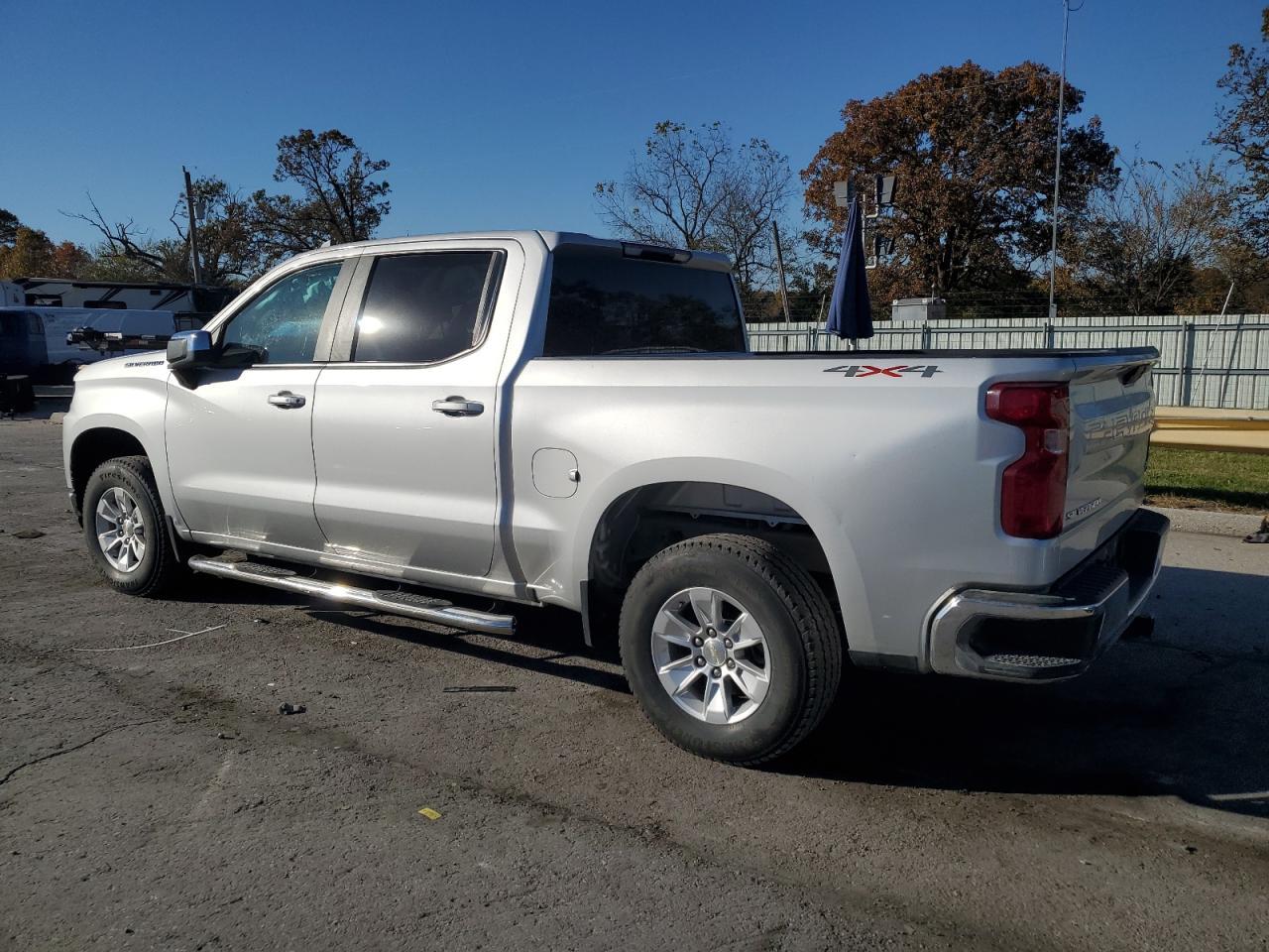 2021 Chevrolet Silverado K1500 Lt - Фото 2