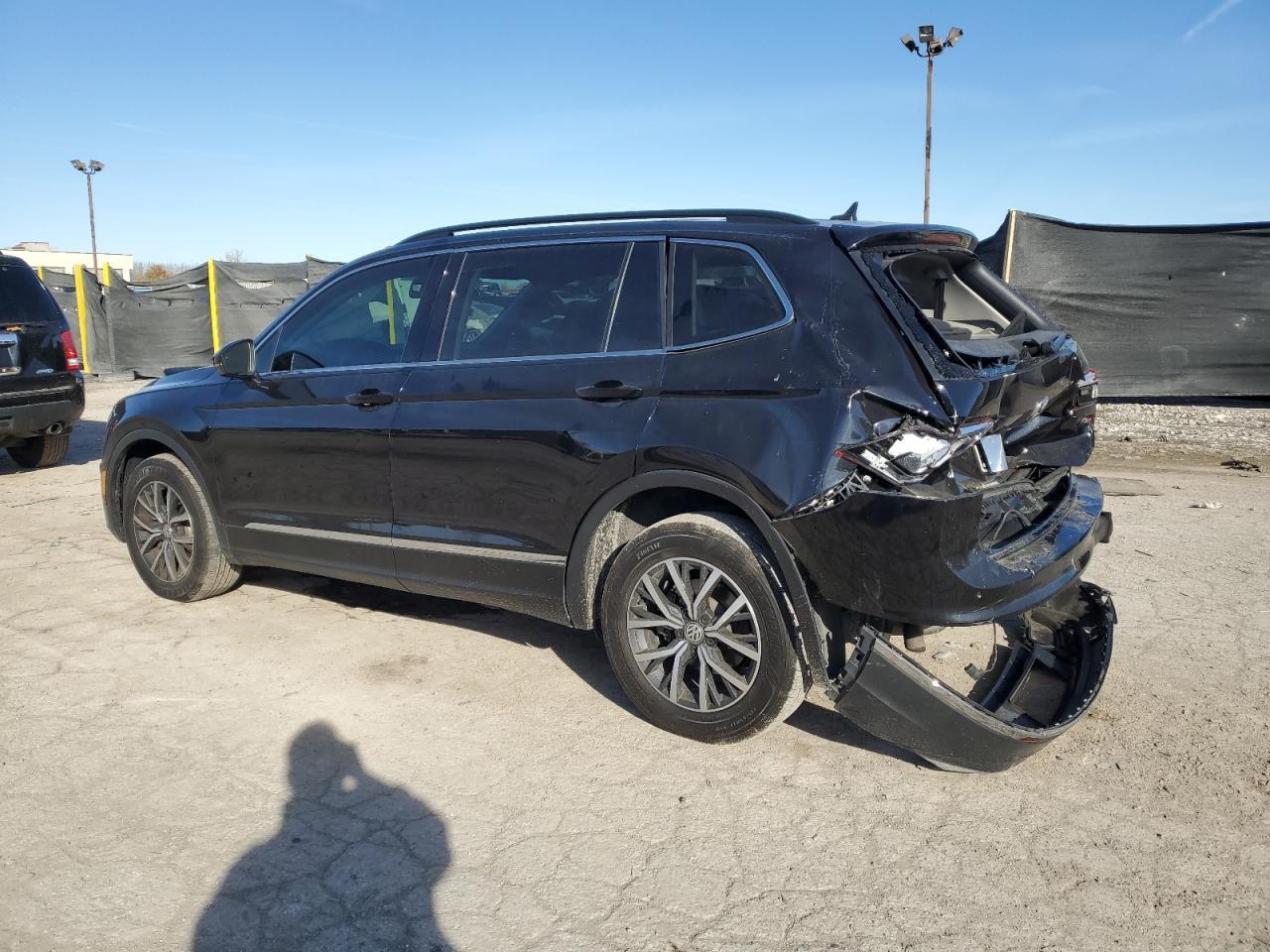 2018 Volkswagen Tiguan Se - Фото 2