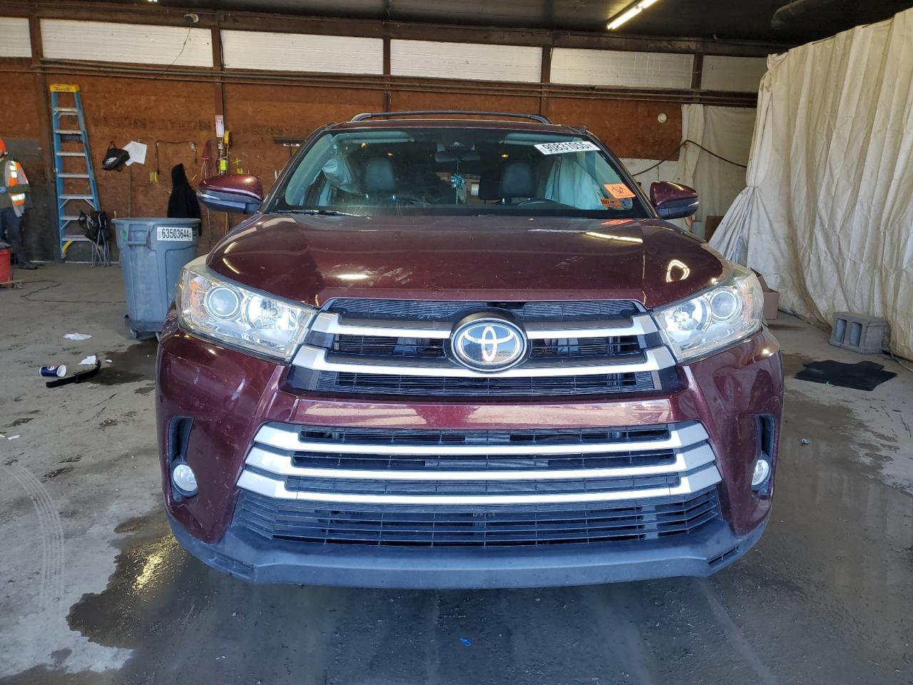 2019 Toyota Highlander Le Plus - Фото 5