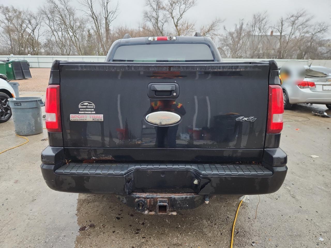 2007 Ford Explorer Sport Trac Limited - Image 6