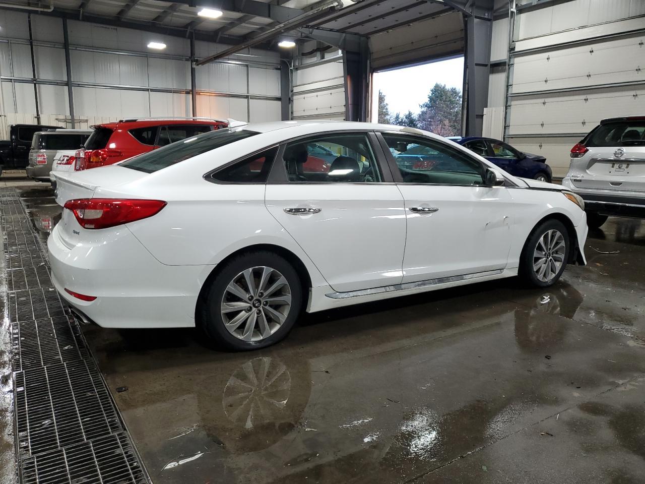 2017 Hyundai Sonata Sport - Image 3