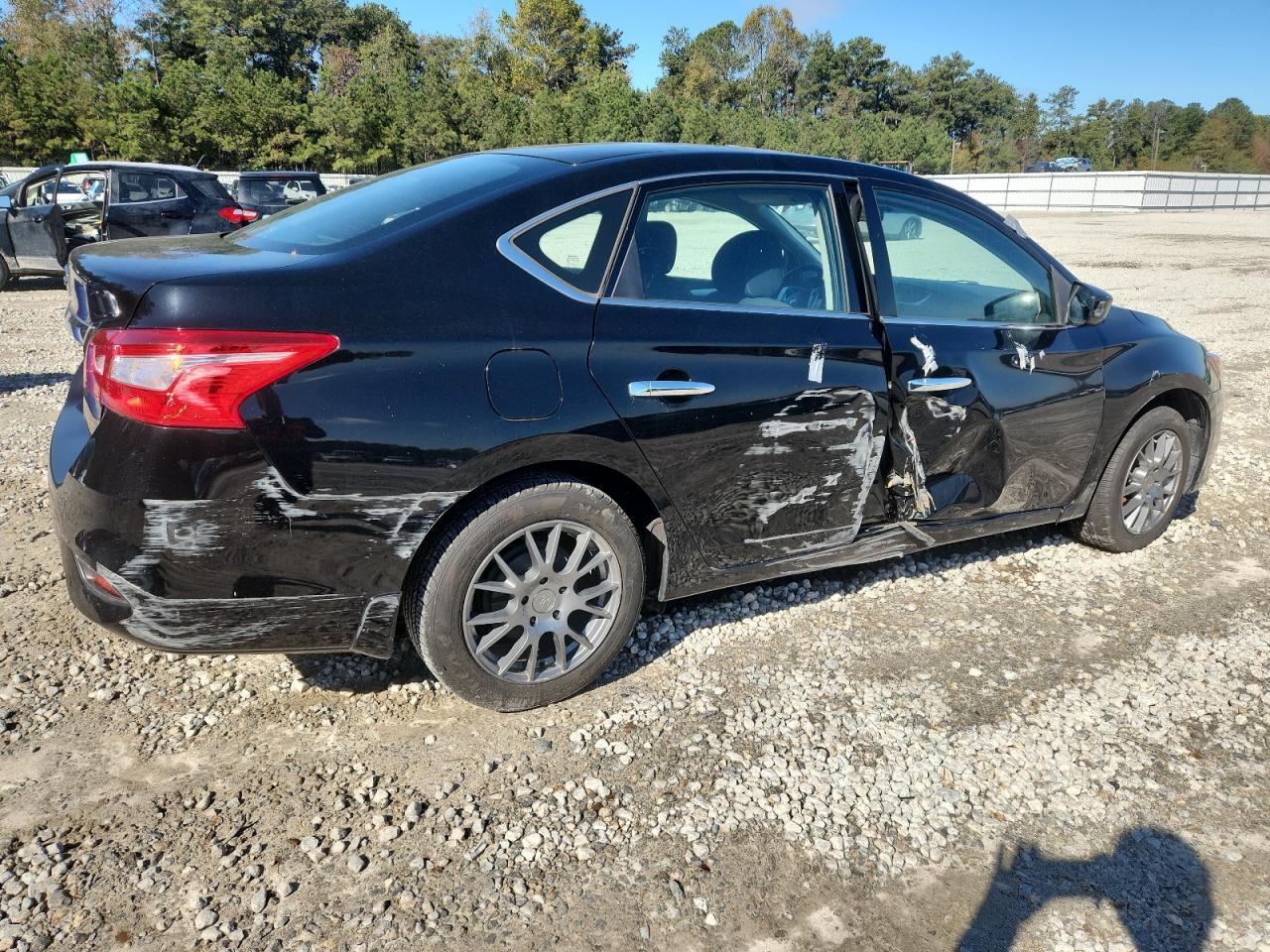 2016 Nissan Sentra S - Фото 3