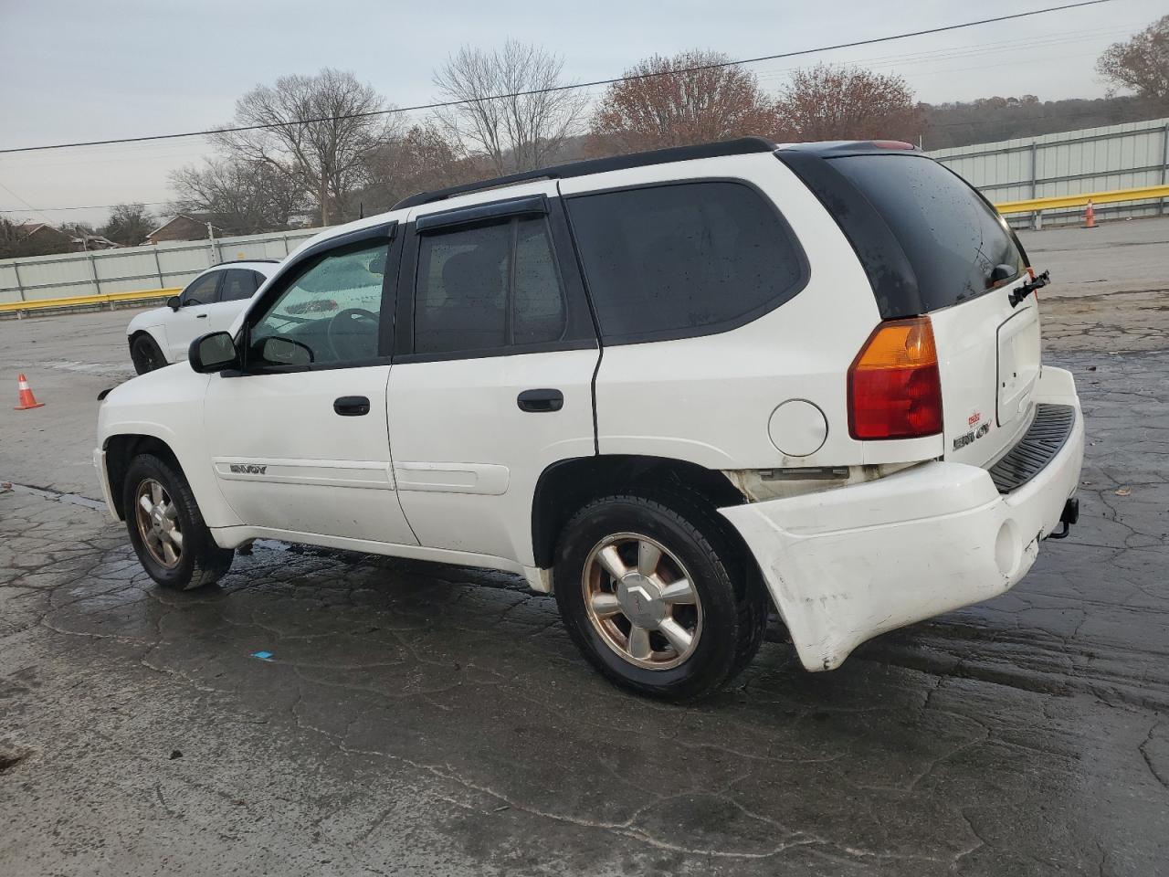 2005 GMC Envoy - Image 2