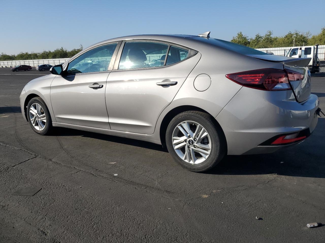 2020 Hyundai Elantra Sel - Фото 2