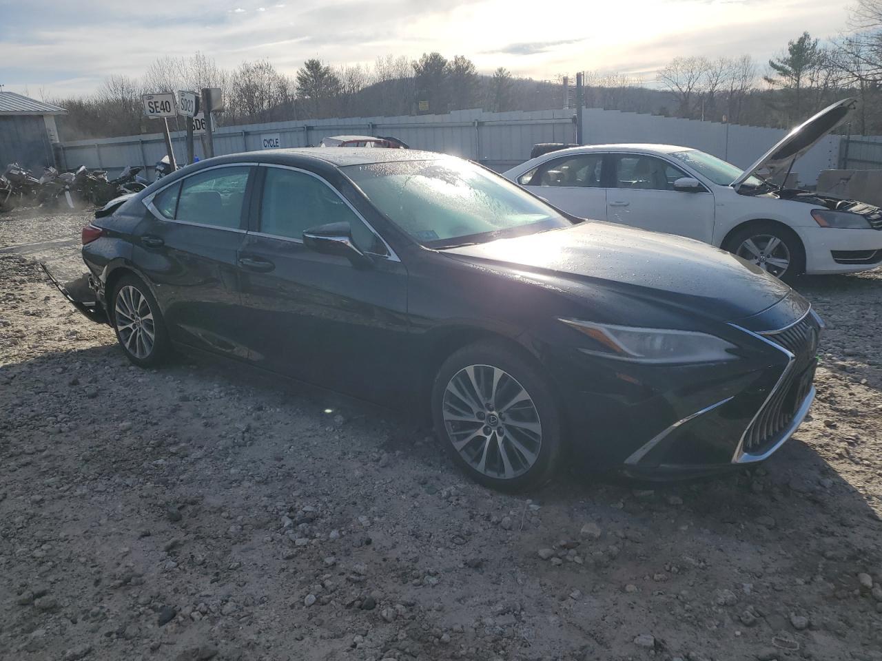 2019 Lexus Es 350 - Image 4
