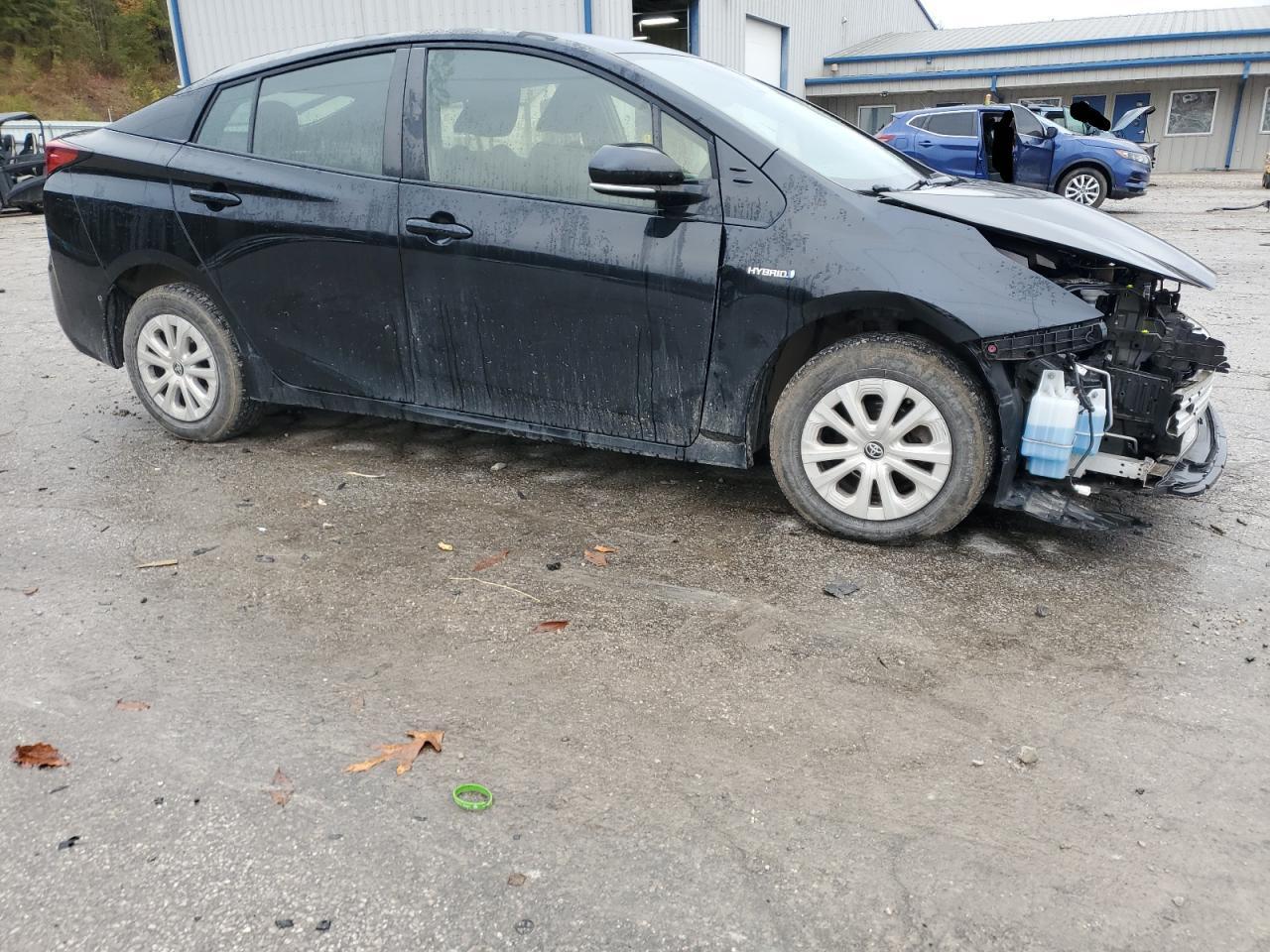 2020 Toyota Prius Le - Фото 4