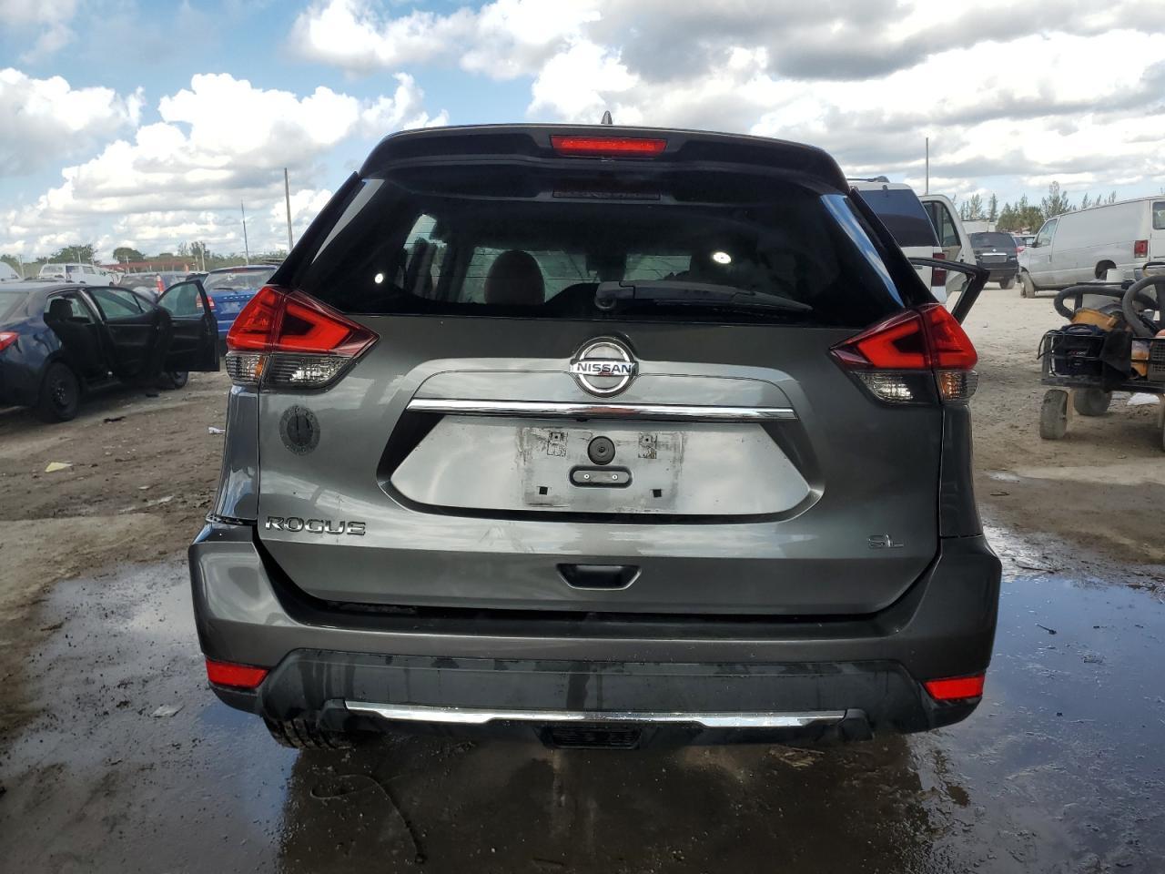 2017 Nissan Rogue S - Image 6